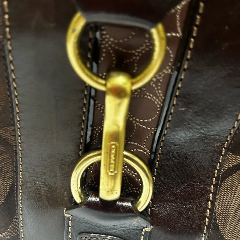Coach Brown Hamptons Signature Shoulder‎ Bag